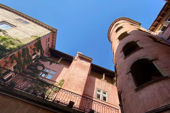 Audio-Guided Tour of Old Lyon - Exploring Renaissance-era Facades