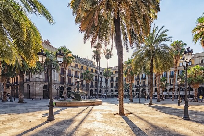 Barcelona Gothic Quarter Scavenger Hunt and City Highlights Walking Tour - Highlights of the Gothic Quarter