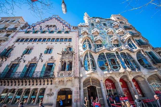 Barcelona Private 4 Hour Tour With Driver and Official Tour Guide - Free Cancellation Policy