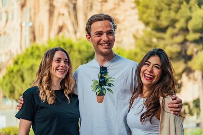 Barcelona : Private Photoshoot Outside Sagrada Familia - Reviews and Feedback