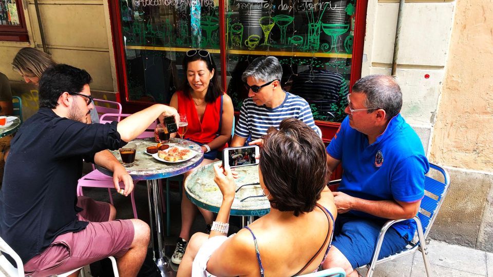 Barcelona: Street Food & Sightseeing Tour With Local Market - Meeting Point and Recommendations