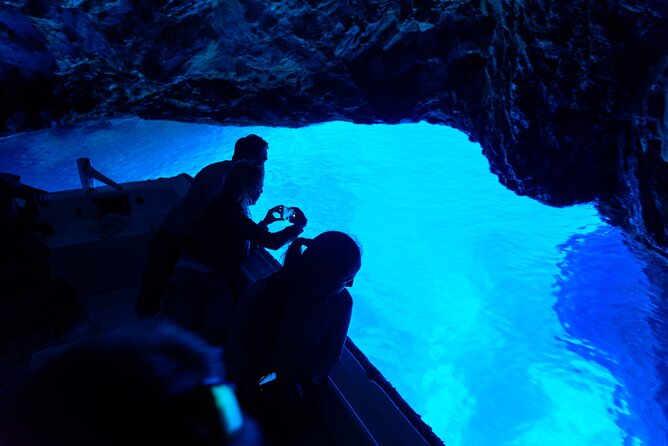 Blue Cave and Town Hvar With 5 Island Boat Tour - Discovering Stiniva Beach