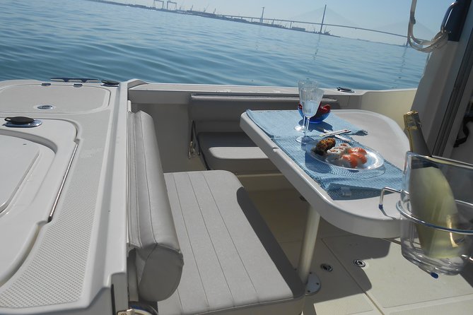 Boat and Fishing Trips in the Cadiz Bay - Relaxation and Flexibility