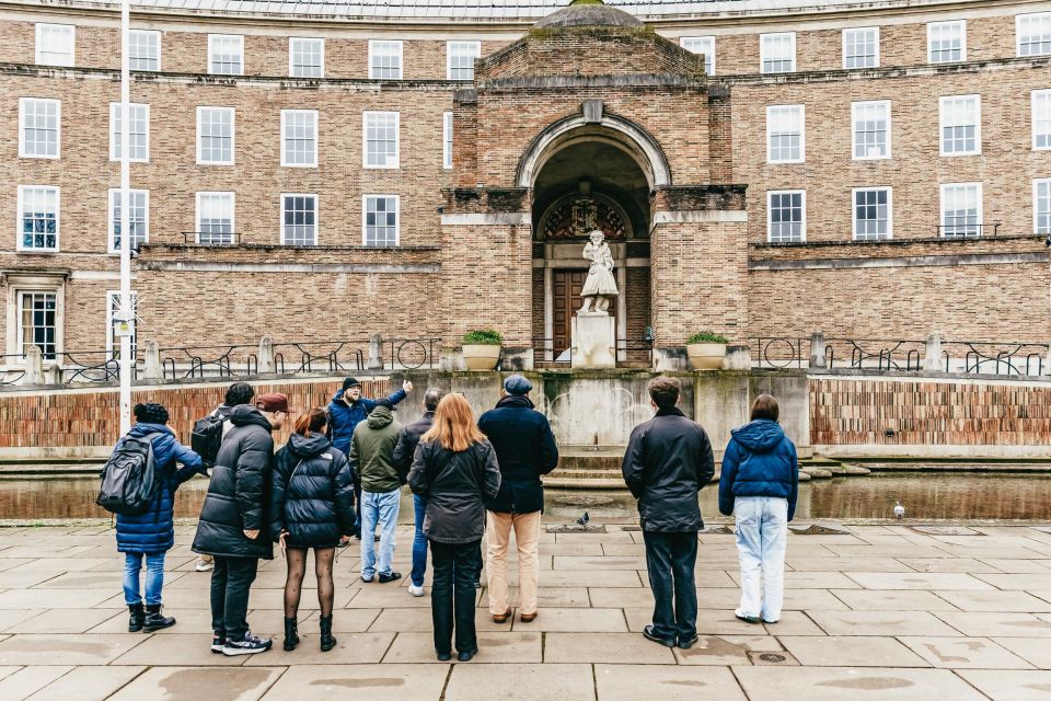 Bristol: Blackbeard to Banksy Guided Walking Tour - Highlighting Notable Figures: Banksy, Brunel, Blackbeard