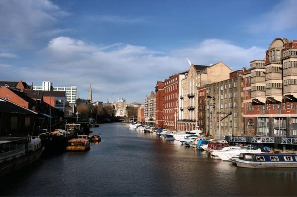 Bristol : Sightseeing Custom Tour With a Local Guide - Maritime Heritage and Artistic Scene