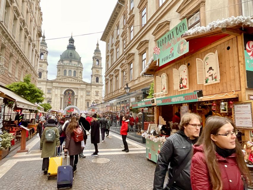 Budapest: Christmas Market Guided Walking Tour With Tastings - Culinary Highlights and Tastings