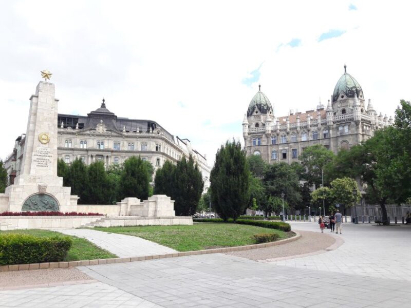 Budapest: City Center Walking Tour - Meeting Point Details