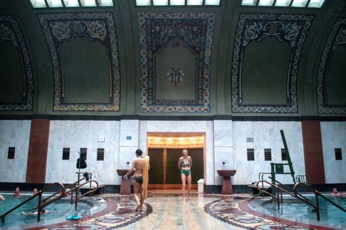 Budapest: Full-Day Gellért Spa Ticket - How to Get There