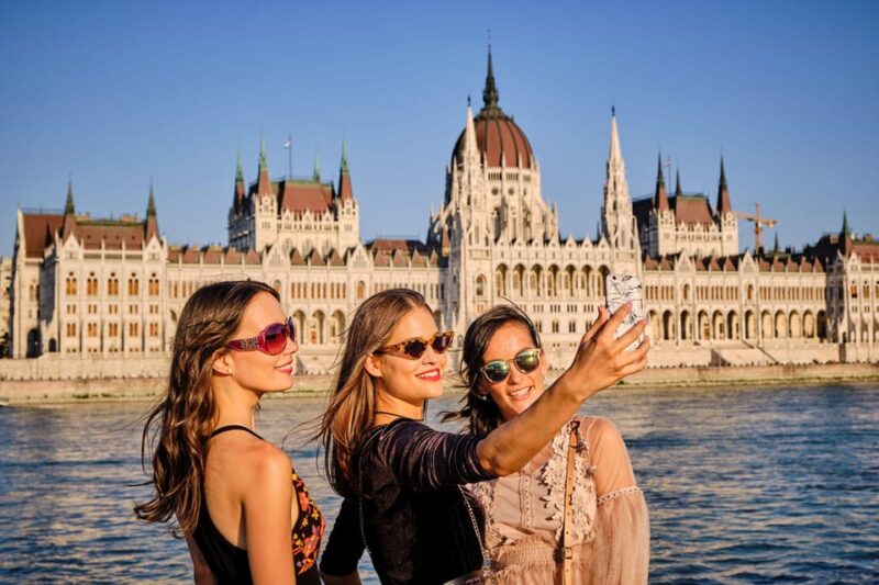 Budapest: Hop-On Hop-Off Day Time Cruise - Frequently Asked Questions