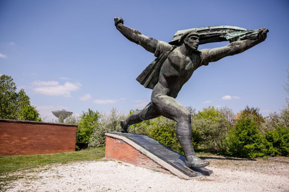 Budapest: Memento Park and Icons of Communism Guided Tour - Historical Significance