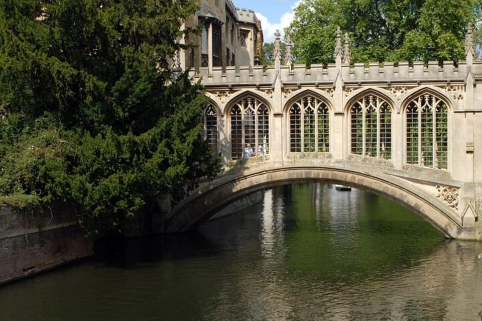 Cambridge: Sightseeing Walking Tour With a Local Guide - Insights Into Cambridges Culture