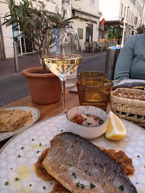 Cannes : Traditional Food Group Walking Tour - Group Size and Cancellation Policy