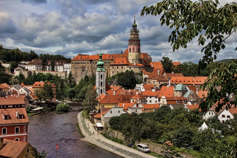 Cesky Krumlov Private Day Trip From Prague - Dining and Drinks