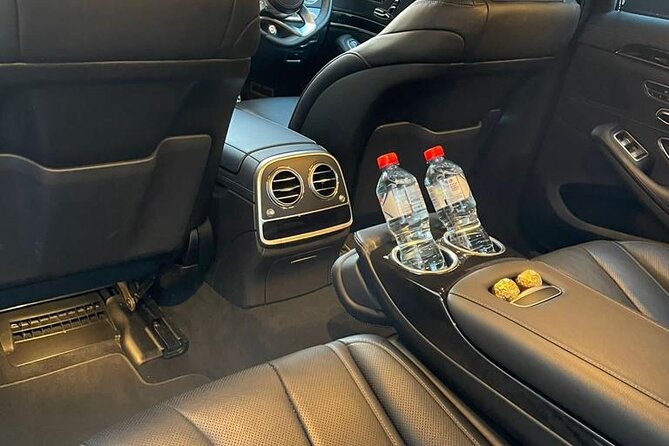 Chauffeur Luxury Driver Private Transfer - Ask Away