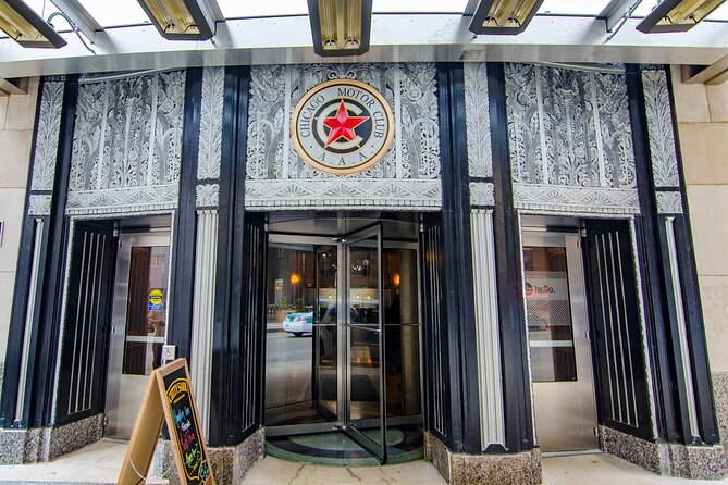 Chicago Walking Tour: Art Deco Skyscrapers Riverfront - Small-Group Experience