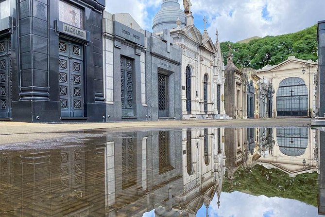 City of Angels: Walking Tour Recoleta - Skip the Line - Indulging in Recoletas Culinary Delights