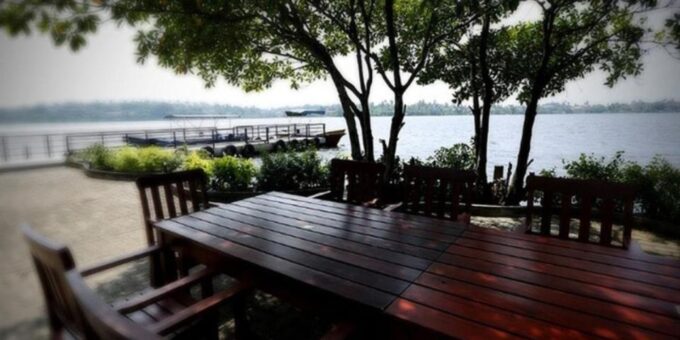 Colombo: Lake Fishing & BBQ Dinner by the Lake - Dining and Refreshment Options