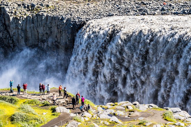 Diamond Circle Day Tour From Akureyri - Exploring the Northern Landscape