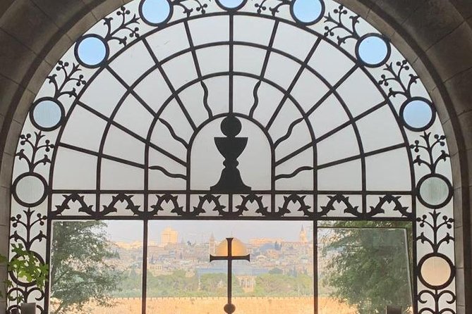 Explore Jerusalems Old City - Navigating the Muslim Quarter