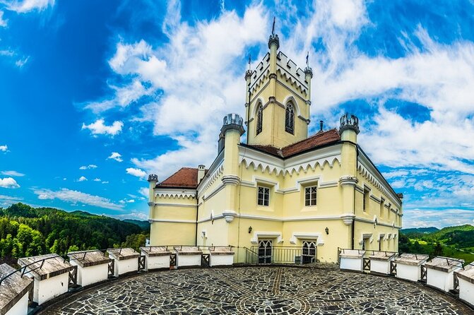 Fairytale Castle & Delicious Wine Tasting and Lunch - Wine Tasting and Sampling