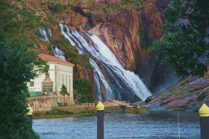 Finisterre & Costa Da Morte Private Day Tour From Santiago De Compostela - Highlights Along the Way
