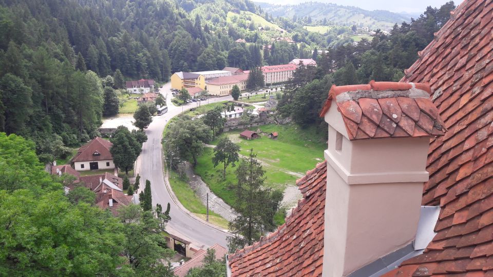 From Brasov: Peles Castle, Bran Castle & Cantacuzino Castle - Visiting Bran Castle