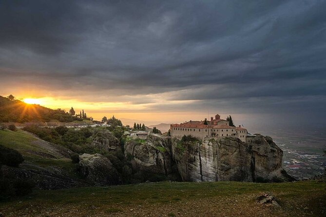 Golden Sunrise Meteora Private Photo Tour - Tour Highlights