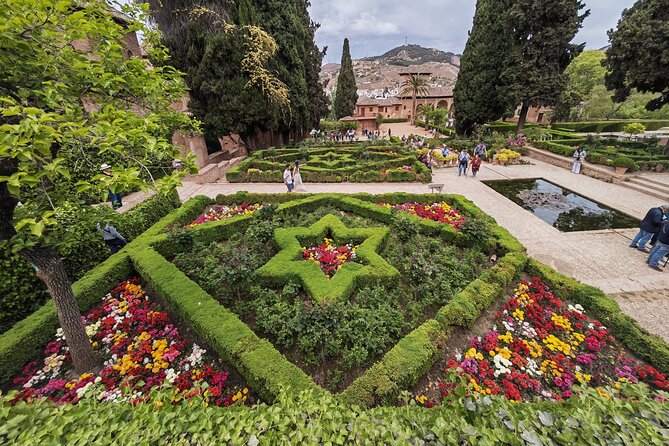 Granada, Visit Alhambra With Nasrid Palaces, Gardens and Alcazaba - Knowledgeable and Engaging Guides