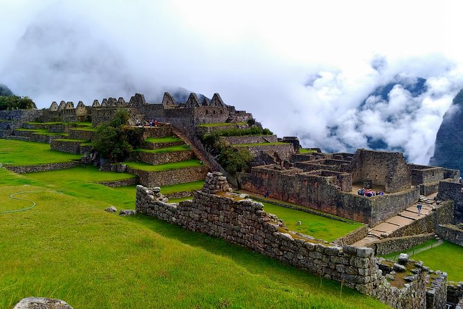 Guided Tour of Machupicchu: Private and Flexible 3 Hours - Exploring Machu Picchu