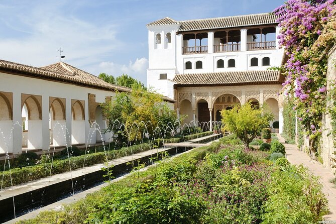 Guided Tour of the Alhambra: Generalife and Its Gardens - Key Attractions Explored