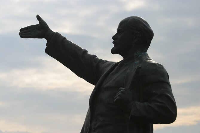 Guided Tour With Admission in Memento Park - Guided Tour Experience