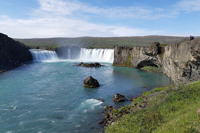 Half-Day Combo Tour to Goðafoss, Laufas and The Christmas House - Site Details: Goðafoss