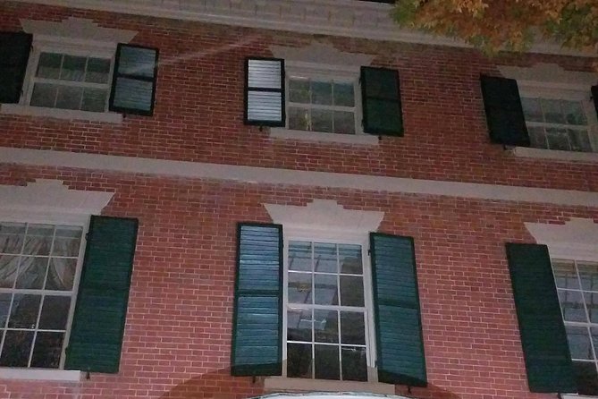 Haunted Footsteps Ghost & Paranormal Salem Tour - Guide Expertise