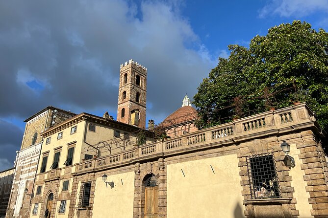 Highlights of Lucca Small Group Guided Tour - Luccas Rich History and Architecture