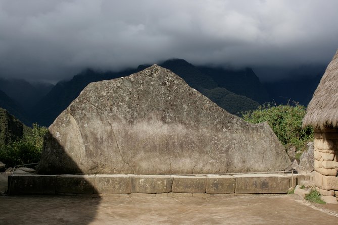 Hire a Fluent English Speaking and Professional Machu Picchu Guide - Exploring the Sanctuary Post-Tour