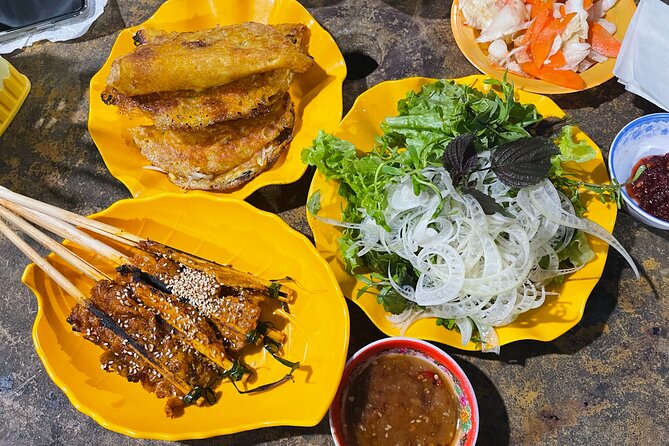 Hoi An Foldable Bamboo Silk Lantern and Evening Street Food Tour - Culinary Delights