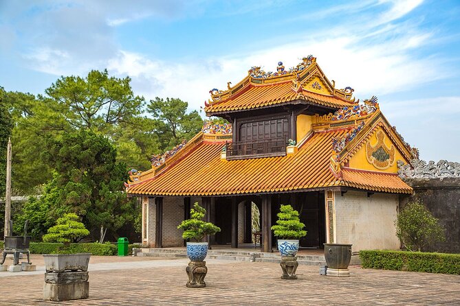Hue Half Day Tour: Perfume River, Hue Citadel, Dong Ba Market - Meeting and Pickup Information