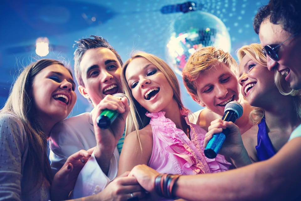 Karaoke in the City Center of Chartres for 2-6 People - Sum Up