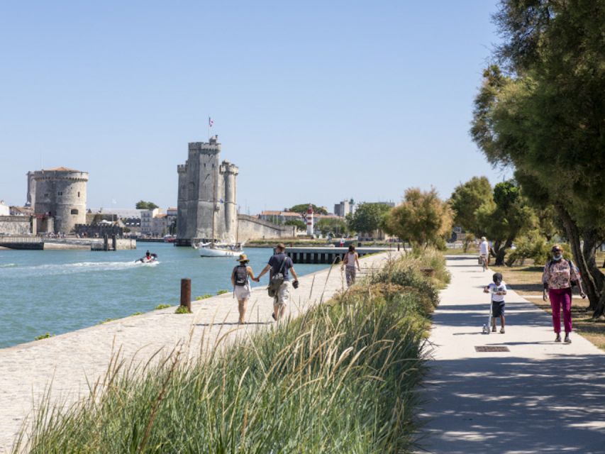 La Rochelle: Entry Ticket to the 3 Towers - Visiting the Towers