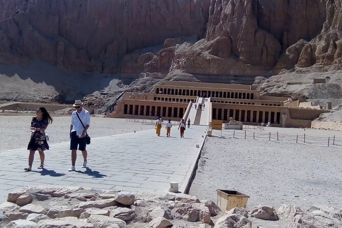 Luxor Private Excursion From Hurghada Makadi Bay Soma Bay Sahl Hasheesh Elgouna - Dining Experience