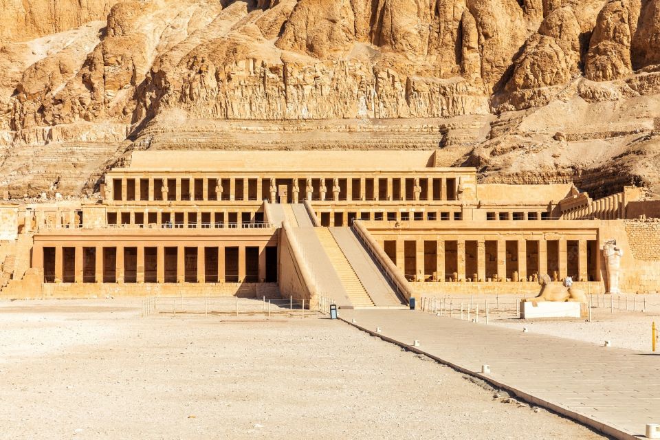 Luxor: Valley of the Kings and Hatshepsut Temple Day Tour - Colossi of Memnon