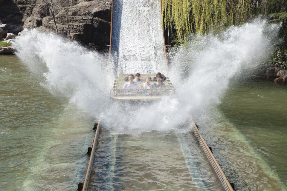 Madrid: Madrid Amusement Park Entry Ticket - Tranquil Outdoor Setting