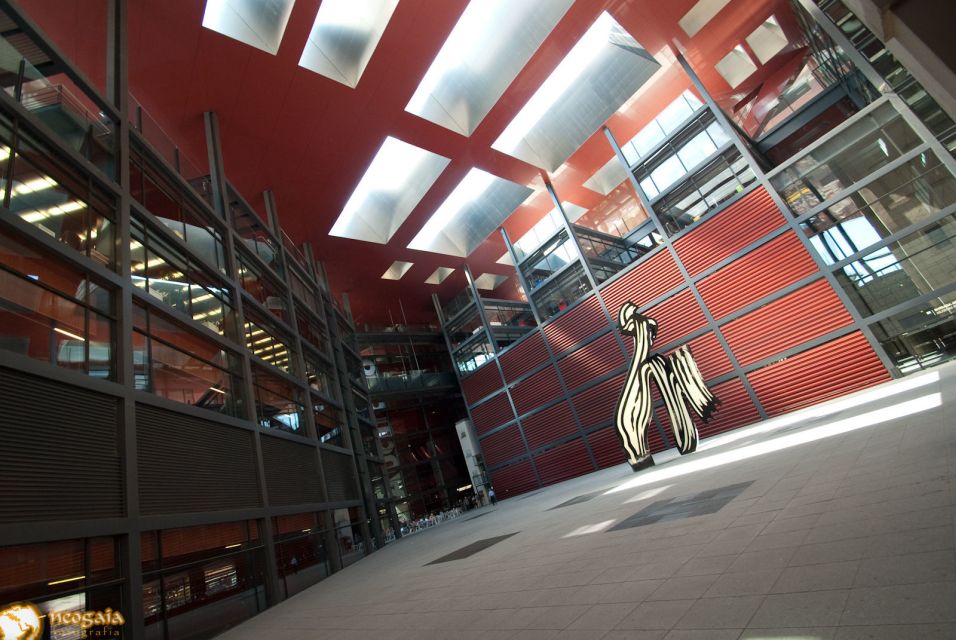 Madrid: Reina Sofia Museum Skip-the-Line Guided Tour - Surrealist Movement and Dalí