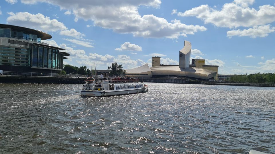 Manchester: Salford Quays Guided Walking Tour - Discovering Salford Quays