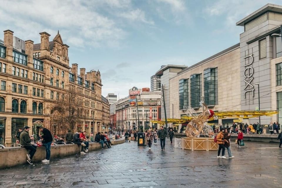 Manchester: Sightseeing Walking Custom Tour With a Guide - Sum Up