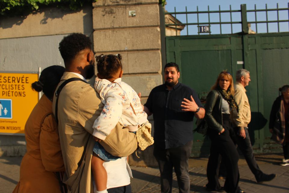 Montmartre for Art Lovers - Fun Walking Tour With Billy. - Montmartre Cemetery and Dalida Statue