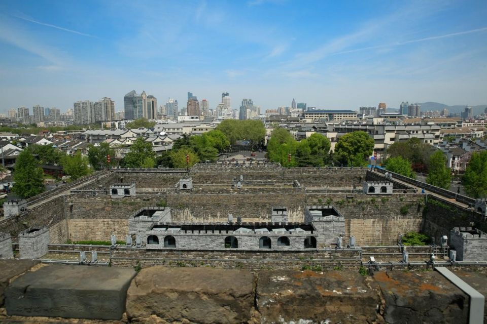 Nanjing: Private Customized City Highlights Tour With Lunch - Dining Experience and Local Cuisine