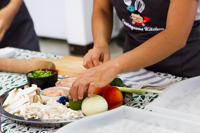 Off the Beaten Path Thai Cooking Class - Participant Feedback and Ratings