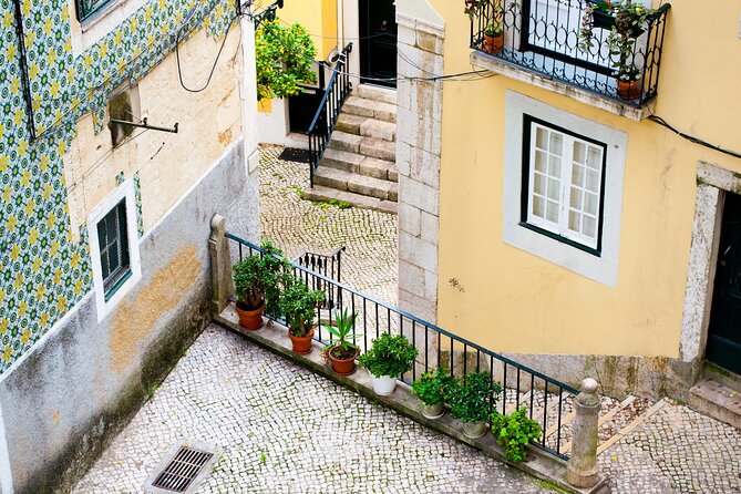 Old Town Lisbon Photography Tour - Accessibility and Policies