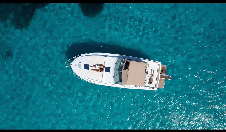 Palau: Daily Boat Tour to La Maddalena Archipelago - Meeting Point and Time